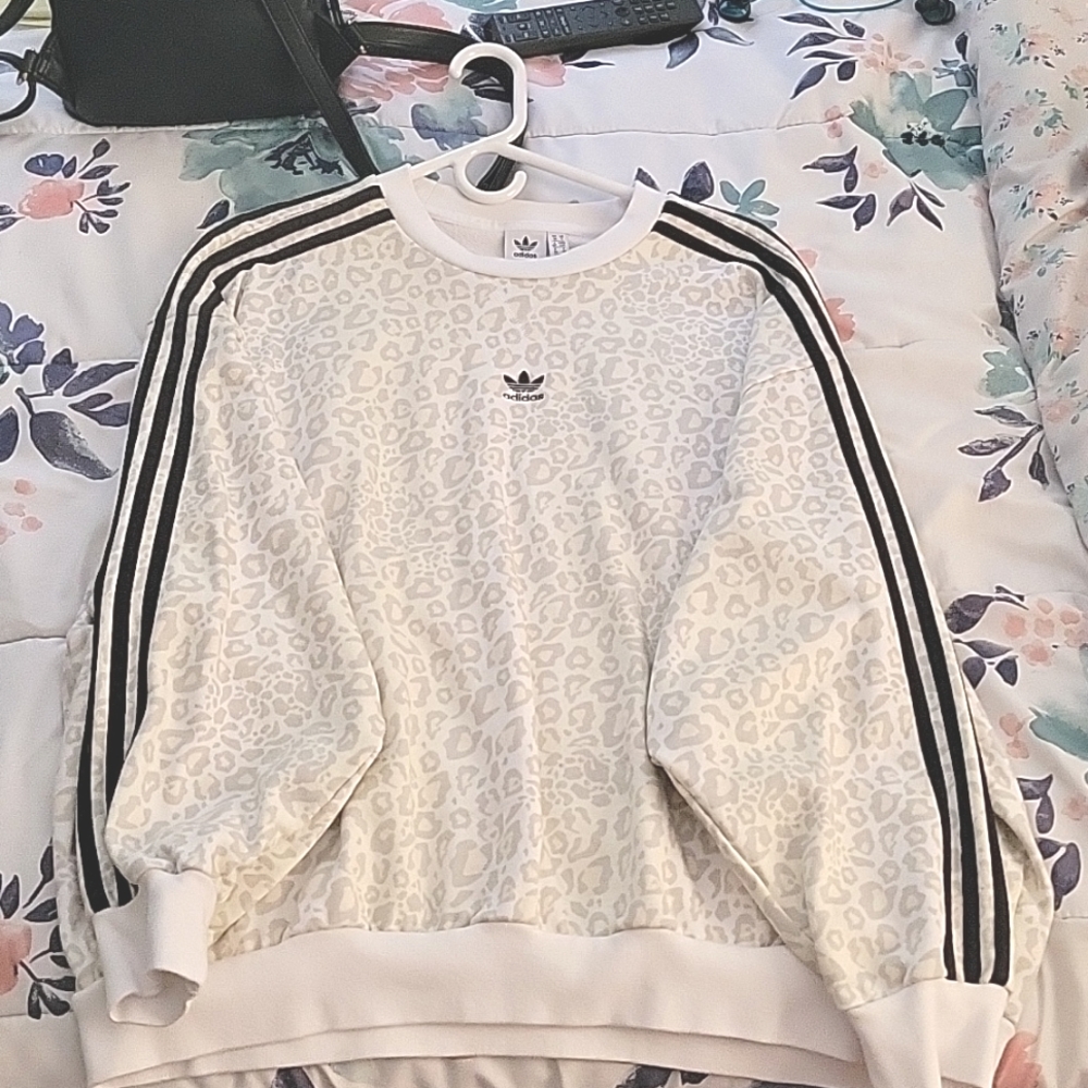 White Leopard Crewneck Sweatshirt